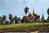 Boat trip along the river Stung Sangker, from Siem Reap to Battambang